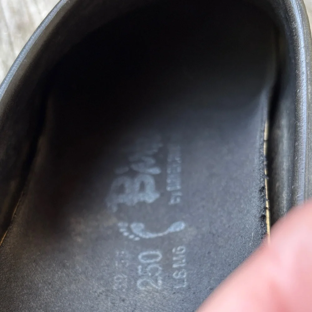 Birkenstock Textured Black Slip-On Clogs 39N L8M6 - Picture 7 of 11